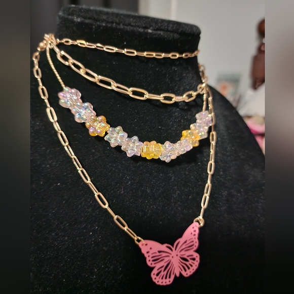 NWT Dolls Kill Beautiful Gold Pink Butterfly 🦋 Necklace - Picture 6 of 9